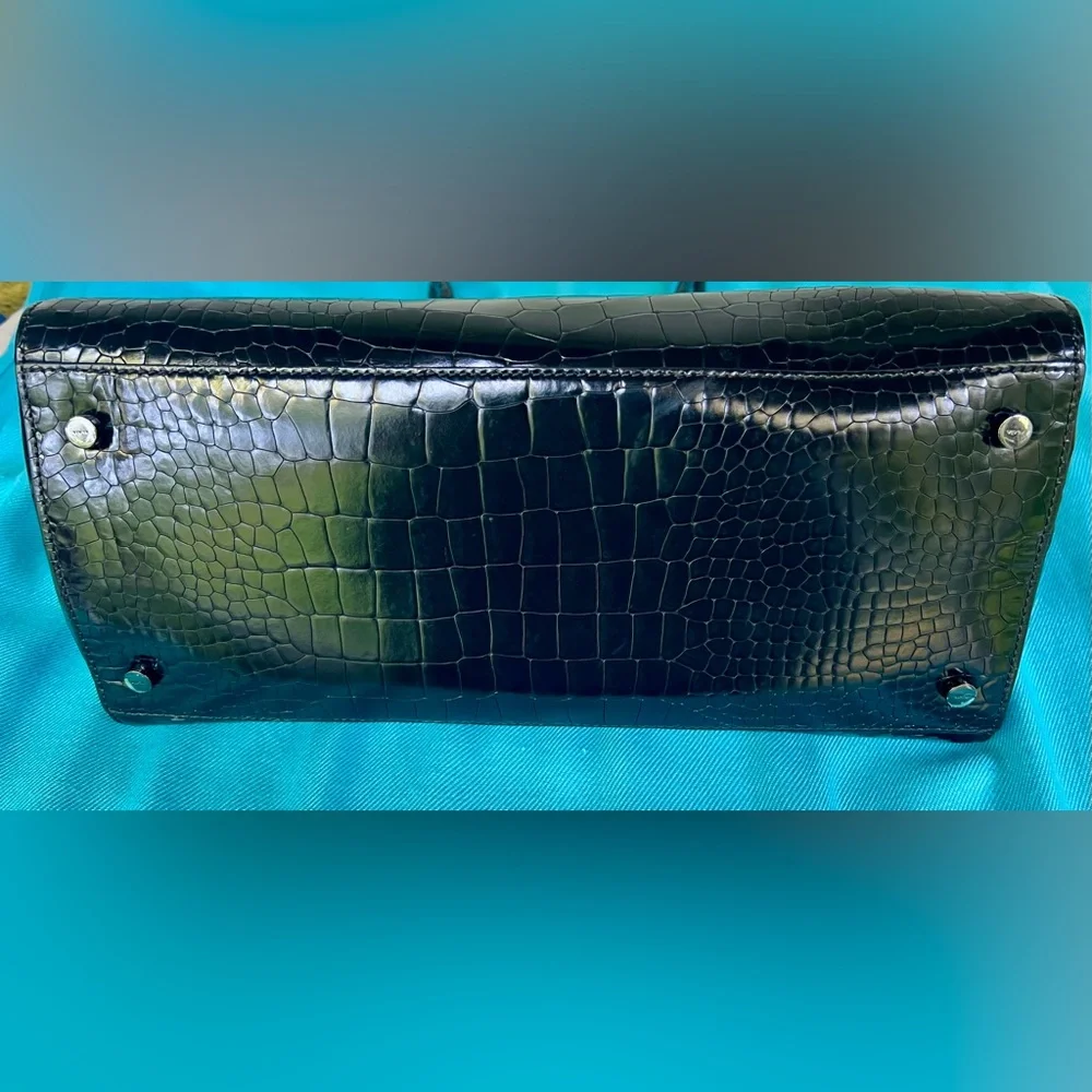 Alaia Leather Shoulder Bag - Picture 8 of 8